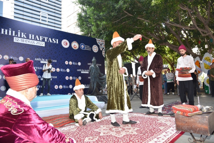 Ahilik Haftası'na doğru