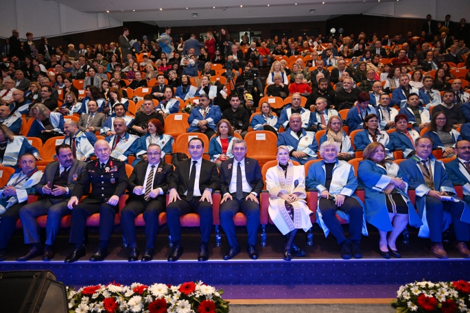 AKDENİZ ÜNİVERSİTESİ 2024 YILI AKADEMİK TÖRENİ GERÇEKLEŞTİRİLDİ