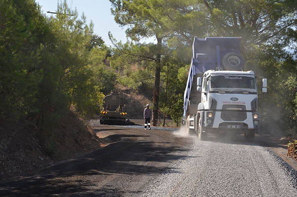 Alanya Beldibi yolunda asfalt çalışmaları başladı