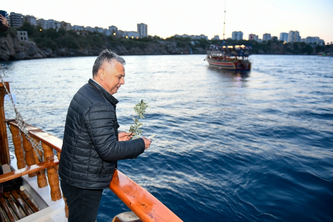 Antalya baharı karşılıyor