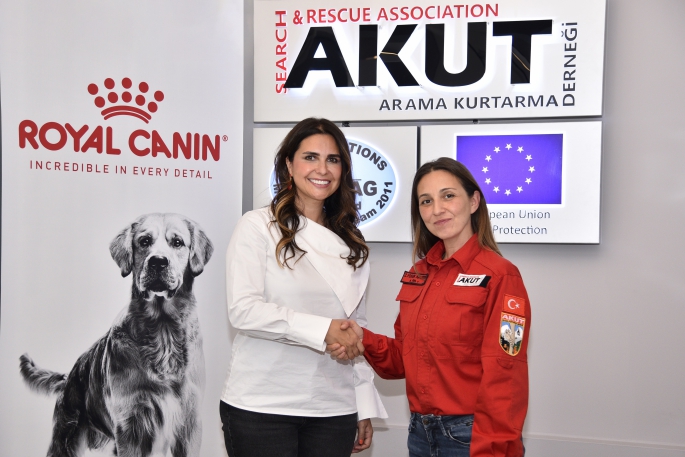 Arama köpekleri için iş birliği