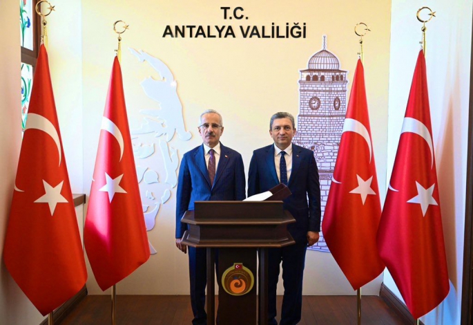 BAKAN URALOĞLU’DAN ANTALYA VALİLİĞİ ZİYARETİ 