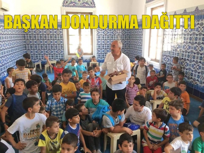 Başkan dondurma dağıttı