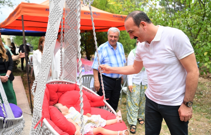 BAŞKAN KOTAN, KÖY YAŞAM MERKEZİNDE KURSİYERLERLE BULUŞTU 