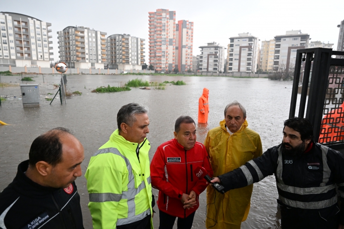 Başkan Uysal, ‘Tüm imkanlarımızla sahadayız’