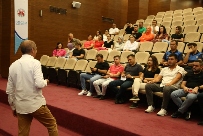 Belediye personeline protokol eğitimi