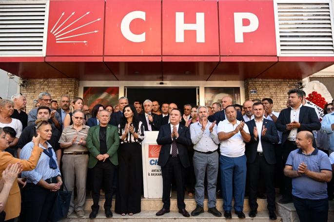 CHP’de kazanan kim?