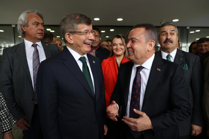 Davutoğlu’dan Başkan Böcek’e ziyaret 