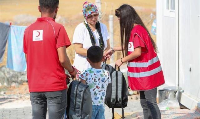 Deprem bölgesine eğitim yardımı