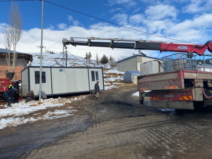 Deprem bölgesine konteyner desteği