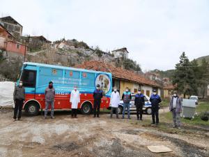 Aksekide sokak hayvanları aşılanıyor