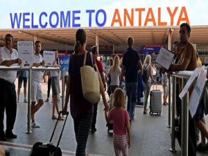 Antalya'ya 11 Ayda 8.9 Milyon Turist Geldi