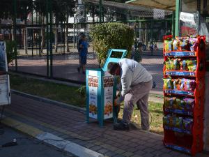 Bayat ekmekler, Ekmek Toplama Kutularına