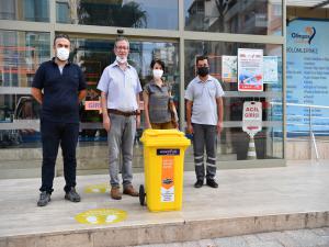  Konyaaltından Sağlık Merkezlerine Atık İlaç Toplama Kutusu Desteği