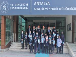 Küçük izciler Gençlik Sporda