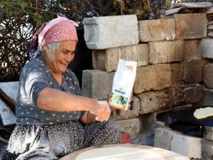 Muratpaşa Mısır Unundan Ekmek Yaptı