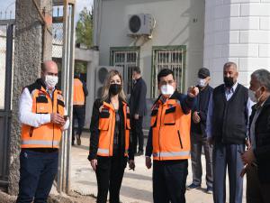 Tütüncü Elleriyle Hüsnü Karakaşı Güzelleştiriyor