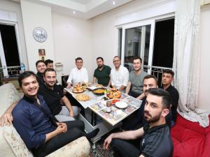 Tütüncü, Öğrenci Sahur Konuğu Oldu