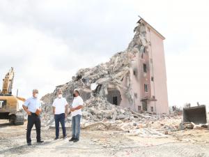 Vali Yazıcı Yangında Hasar Gören Mahalleleri Ziyaret Etmeye Devam Ediyor