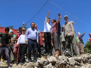 Yangınlara Hem Havadan Hem Karadan Müdahale Ediliyor