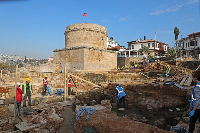 Hıdırlık Kulesi çevresine seyir terası projesi başladı 