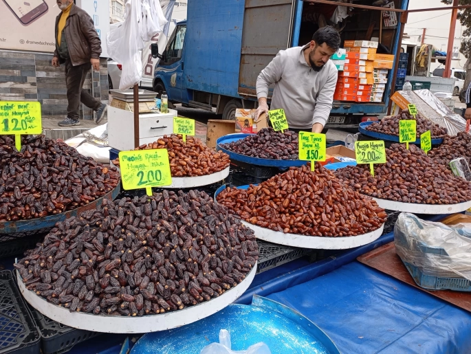 Hurma Tezgâhlardaki Yerini Aldı