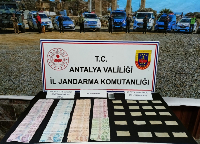 Jandarma Dur Durak Bilmiyor 