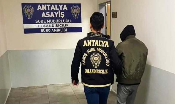 Kendisini Polisim Savcıyım Diye Tanıtmış