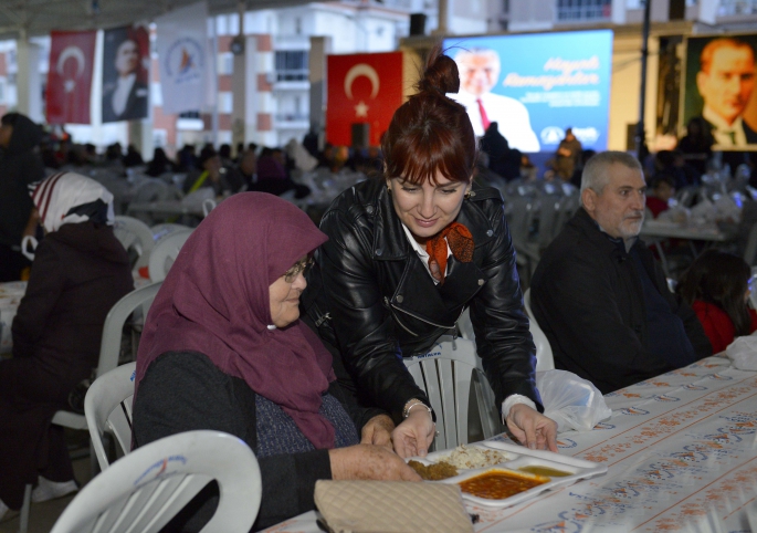 Kızıltoprak’ta 2 bin 500 kişilik iftar