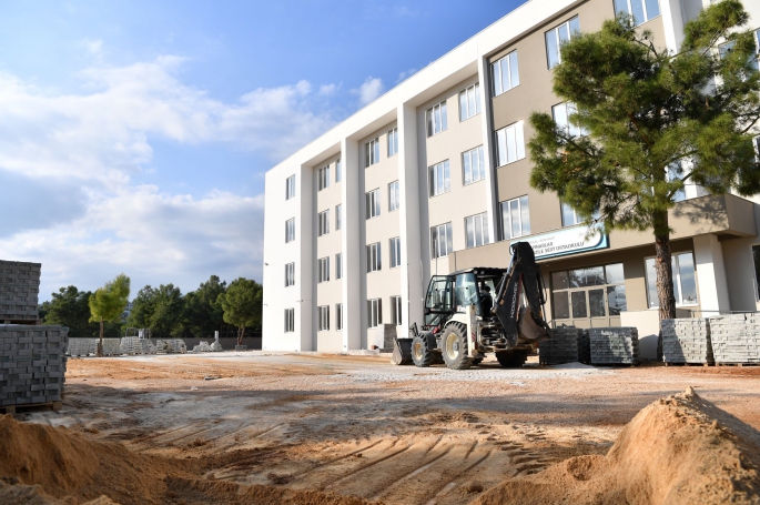 Konyaaltı okullarında çalışmalar sürüyor