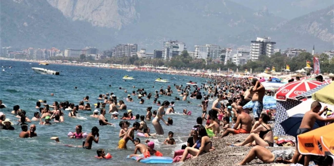 Konyaaltı Plajı Antalya'nın Gururu Oldu