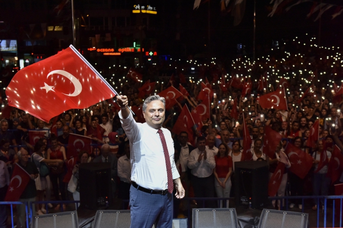 Kutlamalar Muratpaşa Atatürk Kent Meydanı’nda