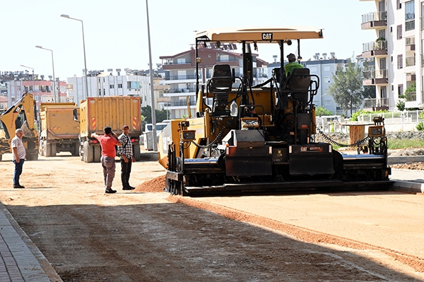 Manavgat'ta asfalt seferberliği