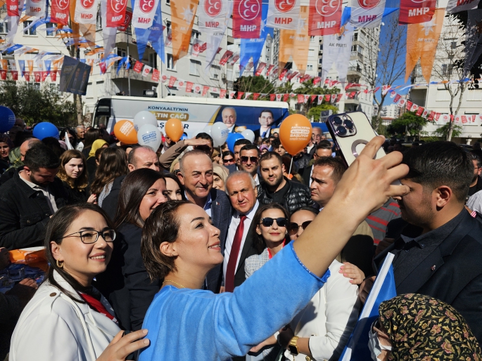 Miting gibi seçim ofisi açılışı