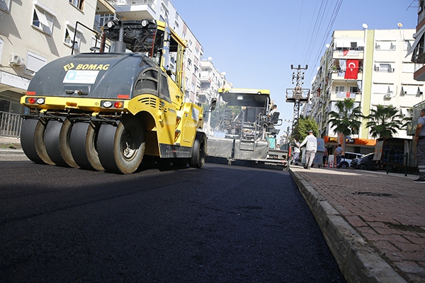 Piri Reis Caddesi’ne sıcak asfalt