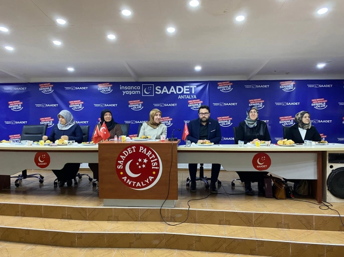 Saadet Partisi'nden Hükümete Sert Eleştiriler