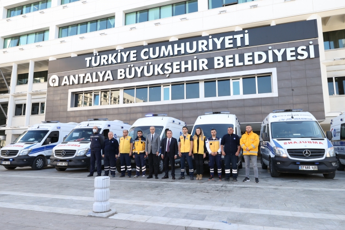 Sağlık ordusuna iki yeni ambulans 