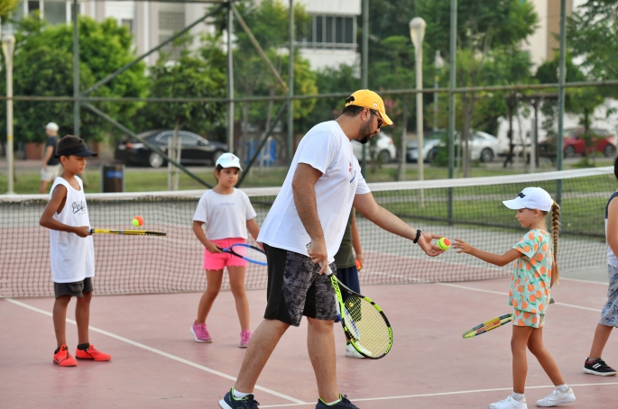 Spor okullarına kayıtlar sürüyor