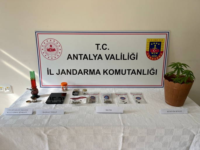 UYUŞTURUCU SATMAK İSTEYEN 16 ŞAHIS SUÇÜSTÜ YAKALANDI